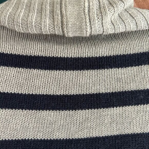 Aritzia Gray and Navy Striped Cardigan - Picture 11 of 16